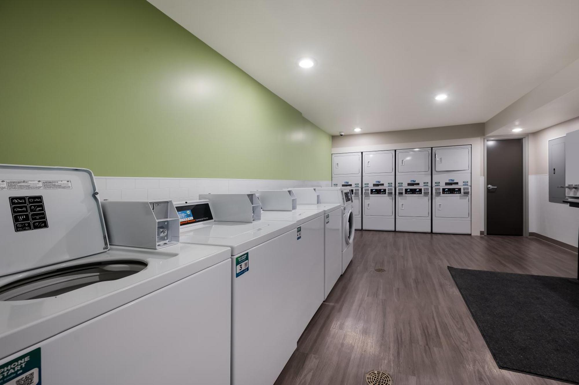 Woodspring Suites Charlotte Airport מראה חיצוני תמונה